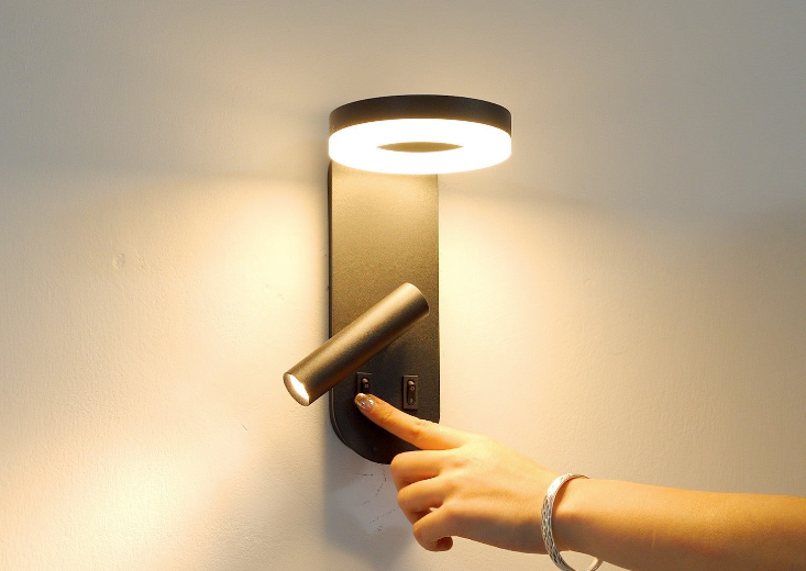 HALO Scone Lamp